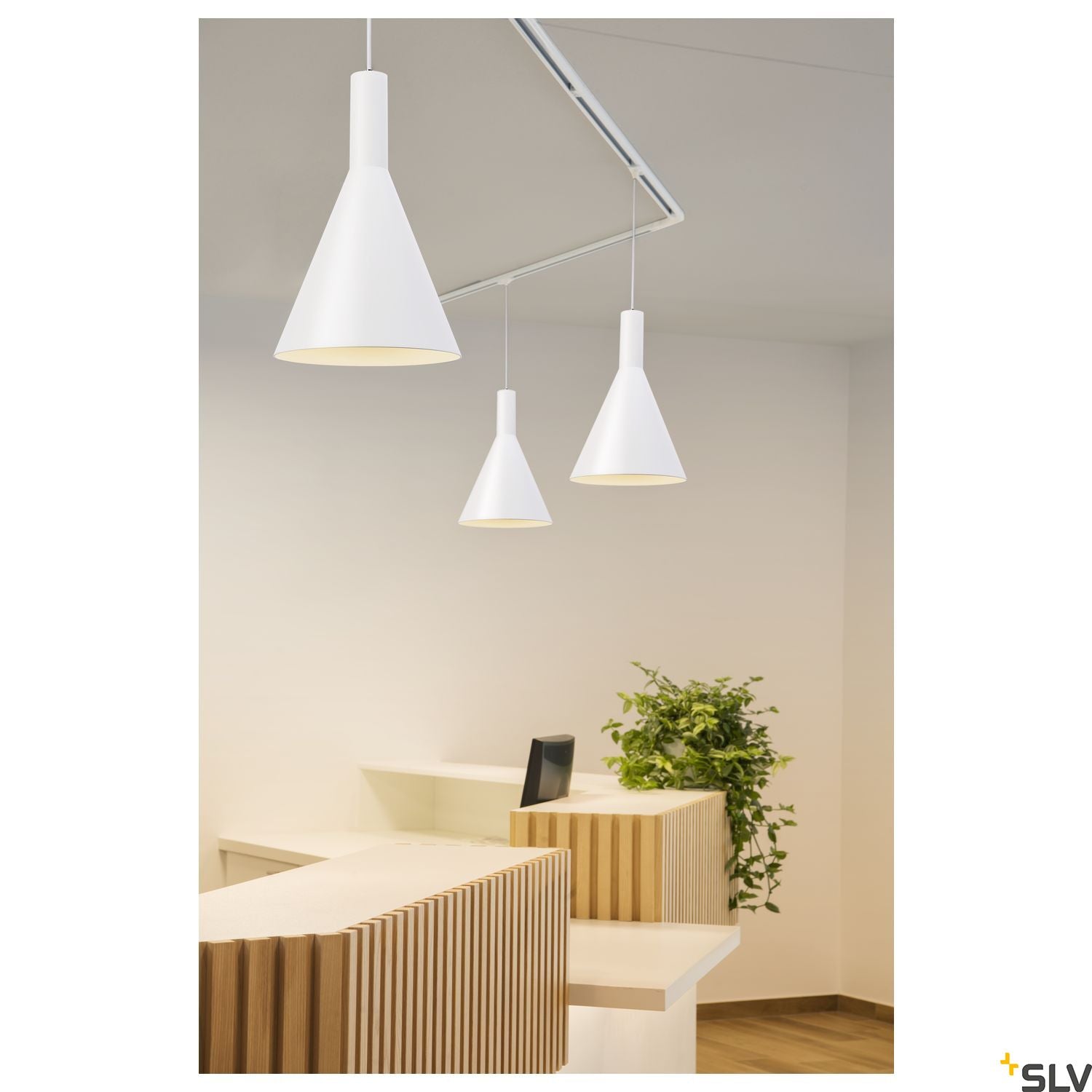 SLV 1-circuit pendant adapter, white, incl. strain-relief and threaded piece 143121
