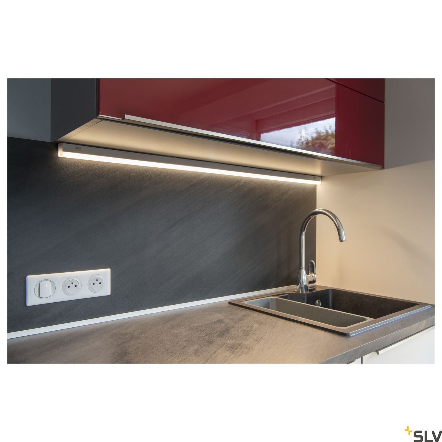 SLV BATTEN 120, white light bar, 18W CCT Switch 3000/4000K 1006124