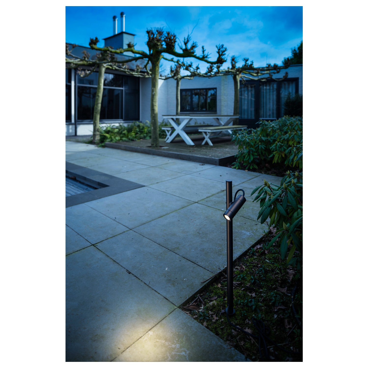 SLV HELIA SLIM Pole, single, LED outdoor free-standing light, black IP65 3000 K 1007868