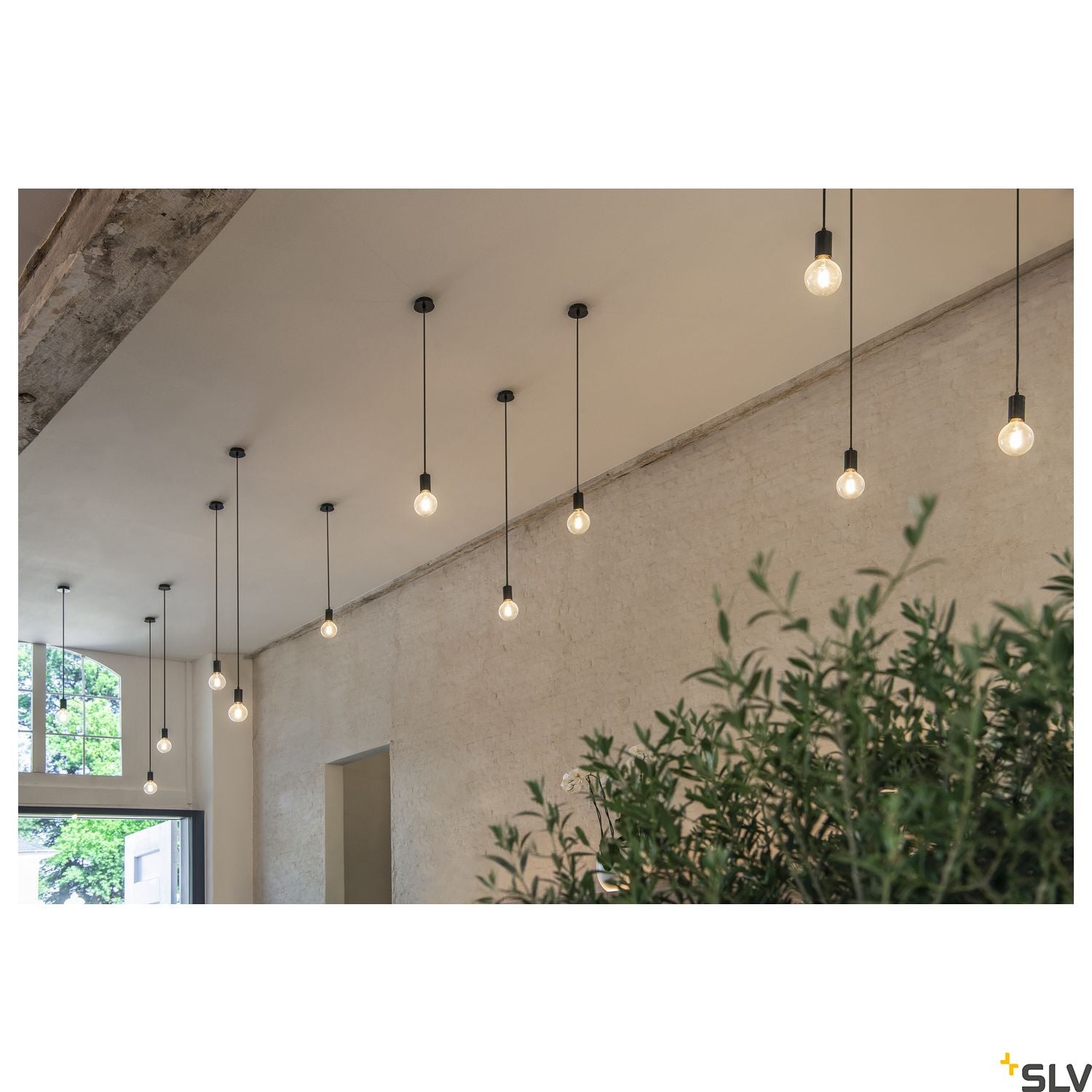 SLV FITU ceiling canopy, single, round, black, incl. strain-relief, 16A max. 132600